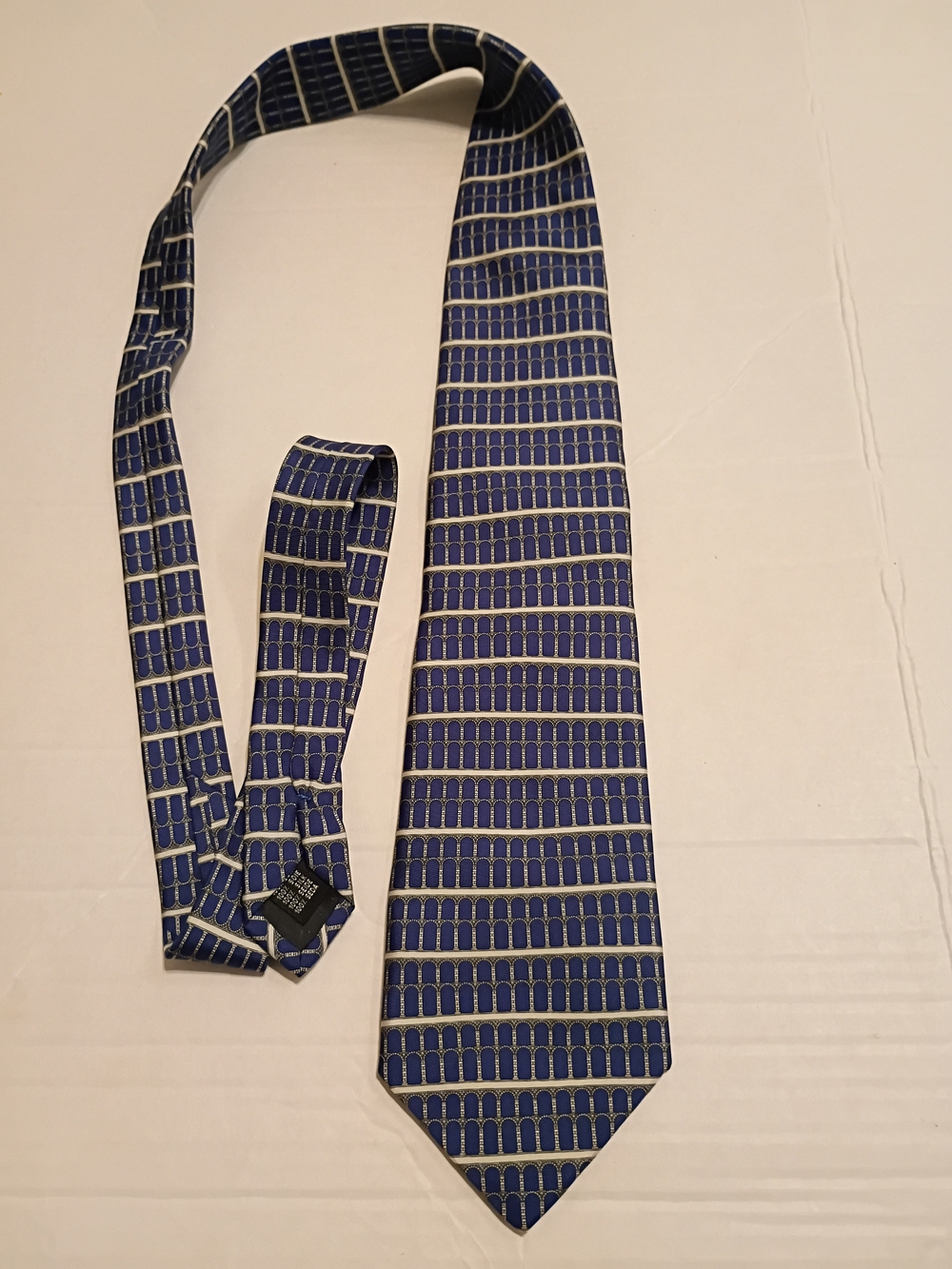 Alcazar De Segovia Aldeasa Men's Navy Geometric Silk Tie